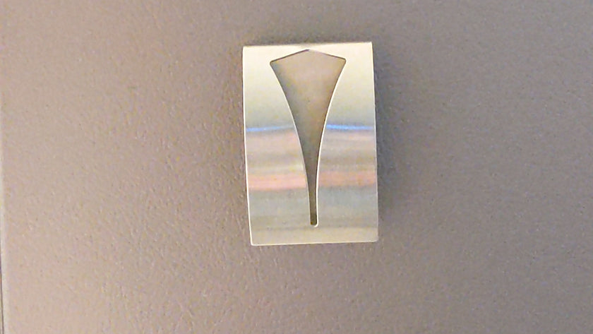 Zipper pull installation helper